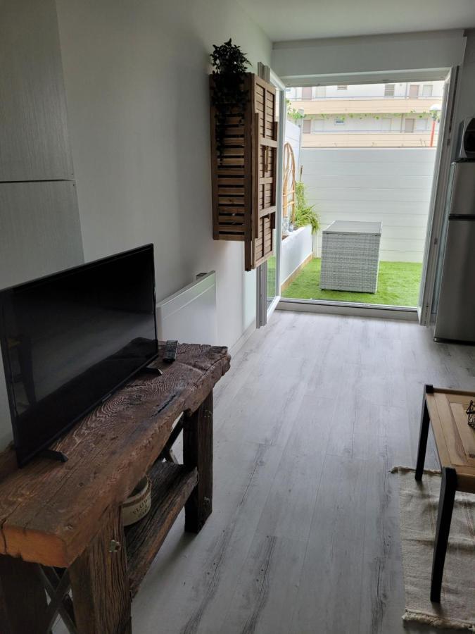 Tahiti Beach, T2 A La Mer, Piscine, Terrasse Et Parking Frontignan Eksteriør billede