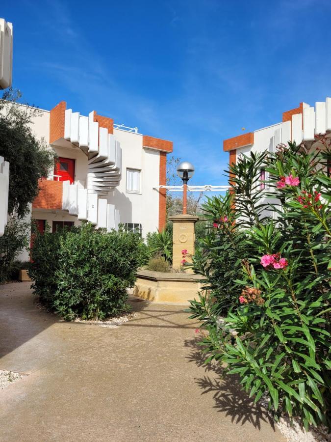 Tahiti Beach, T2 A La Mer, Piscine, Terrasse Et Parking Frontignan Eksteriør billede