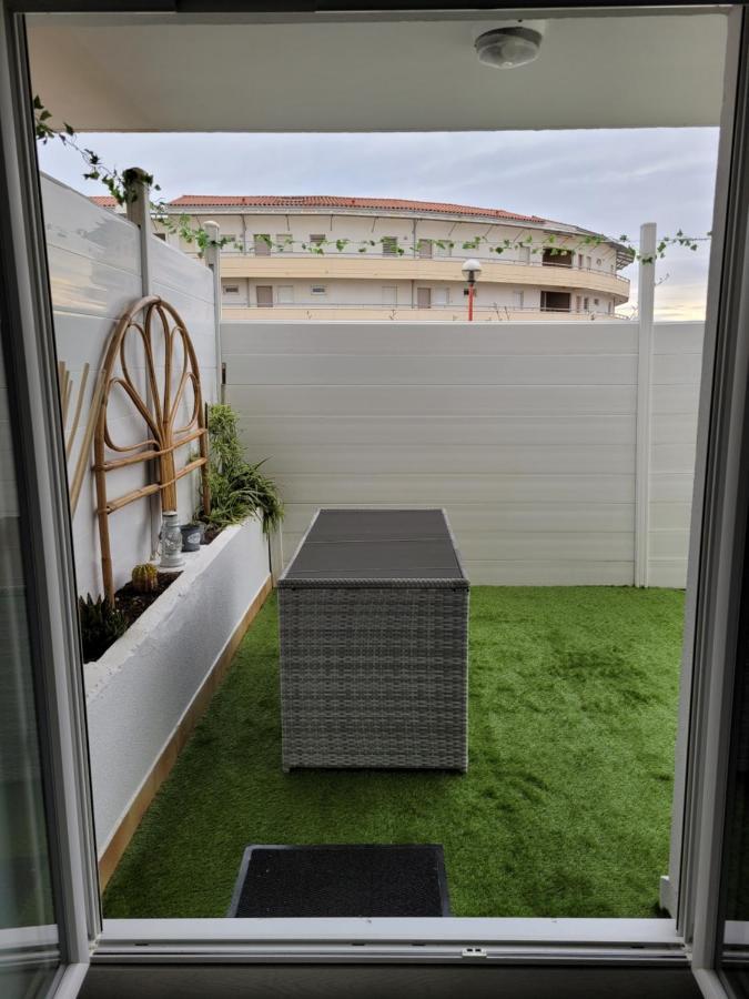 Tahiti Beach, T2 A La Mer, Piscine, Terrasse Et Parking Frontignan Eksteriør billede