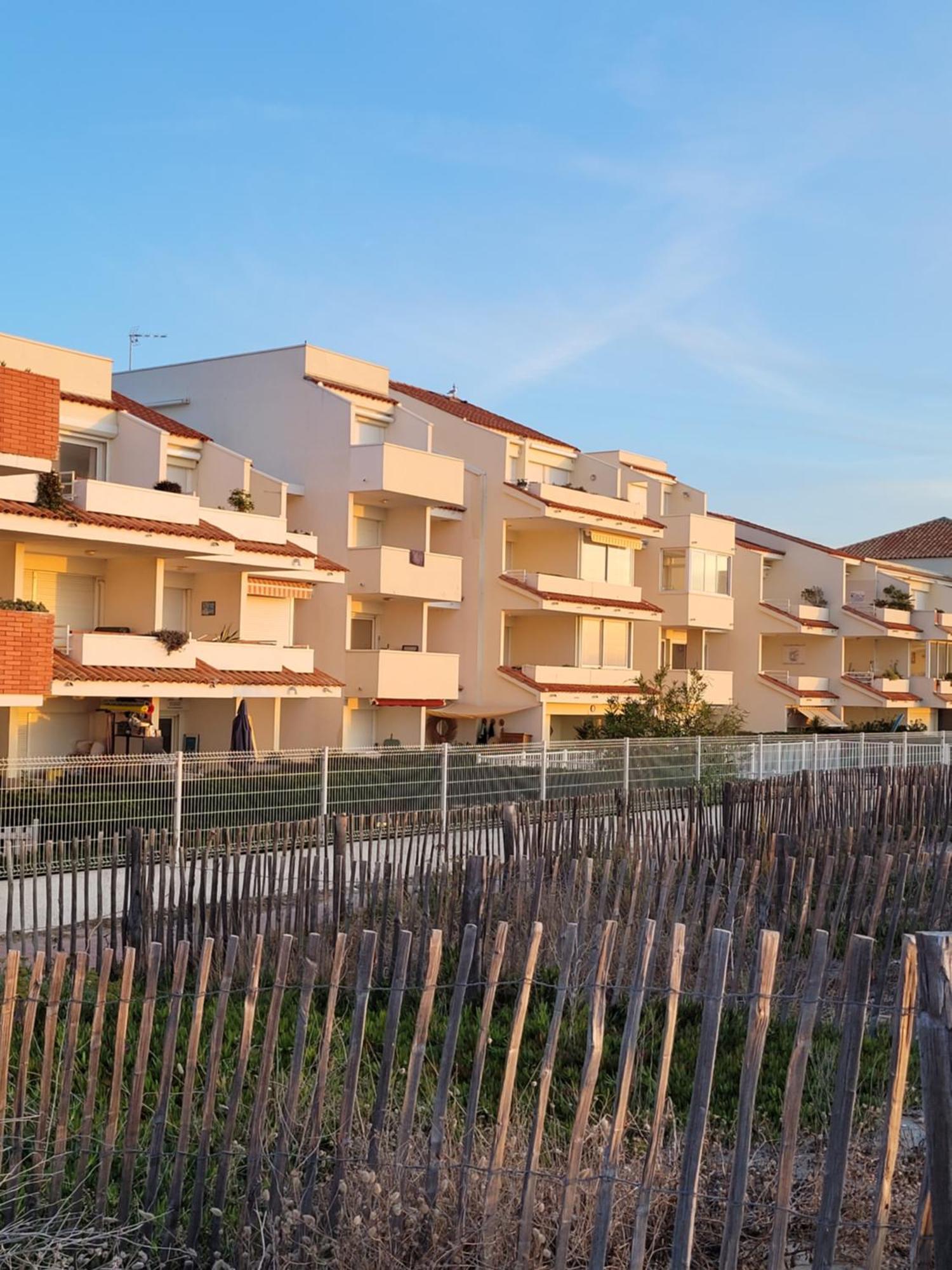 Tahiti Beach, T2 A La Mer, Piscine, Terrasse Et Parking Frontignan Eksteriør billede